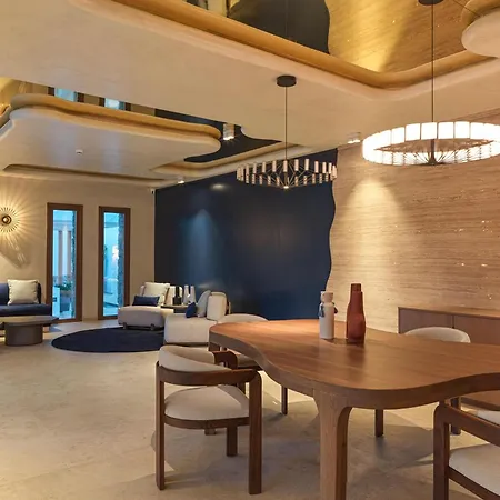 Lyo Boutique Hotel 4*