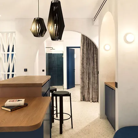 Lyo Boutique 4*