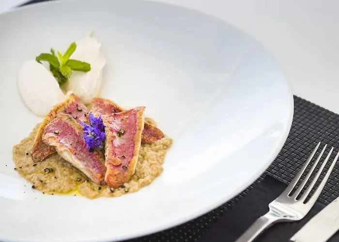 Lyo Boutique 4* Super Paradise